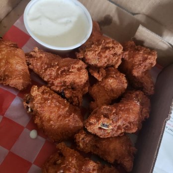 D'boni's Pizza - Hot wings were delicious!! - Pizza Near Me - Escalon, California