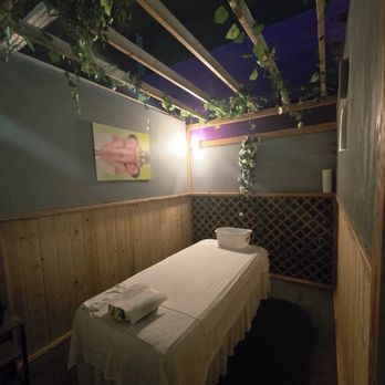 GW Relax Station - Room - Massage Therapy Near Me - Seattle, Washington GW Relax Station - Room - Massage Therapy Near Me - Seattle, Washington