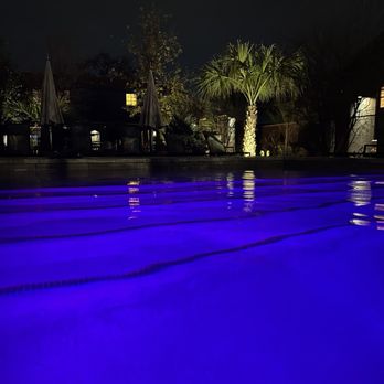 Ranch Motel - Heated pool at night - Hotels Near Me - San Antonio, Texas