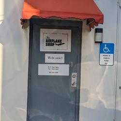 The Airplane Shop - Entrance