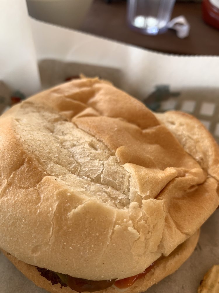 SAM’S PLACE & DINER Updated May 2024 401 Bridge St, Cornell