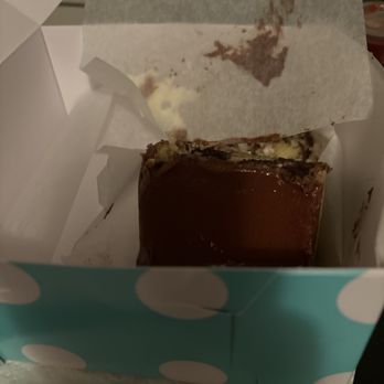 SusieCakes - Look at the size of the slice compared to the size of the box - Desserts Near Me - Manhattan Beach, California SusieCakes - Look at the size of the slice compared to the size of the box - Desserts Near Me - Manhattan Beach, California
