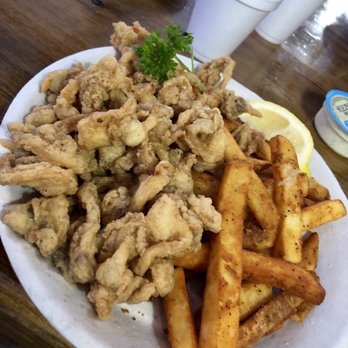 Flo's Clam Shack - Fried clam dinner - Seafood Near Me - Middletown, Rhode Island
