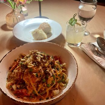 Sal’s Place - Secret Garden (mocktail), bread with side of olive oil, and Lobster Alla Vodka - Italian Near Me - West Hollywood, California