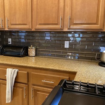 Beno's Flooring - Brown glass tile backsplash - Flooring Near Me - Las Vegas, Nevada Beno's Flooring - Brown glass tile backsplash - Flooring Near Me - Las Vegas, Nevada