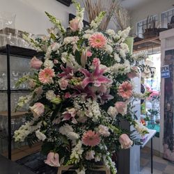 Darling's Holm & Olson - Funeral arrangement