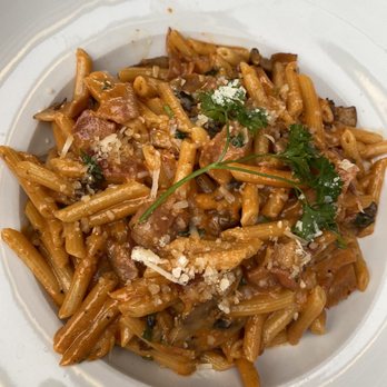 DeSotos Eatery - Vodka penne - Gastropubs Near Me - Toronto, Ontario