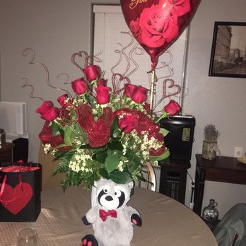 FlowersBy Bob - 1 dozen long stem red roses, balloon, and heart and swirl details! Loved it so much!!!! - Florists Near Me - Duncan, Oklahoma