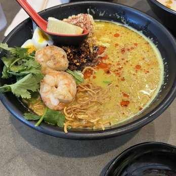 Johnny Noodle King - Seafood khao Soi - Ramen Near Me - Detroit, Michigan