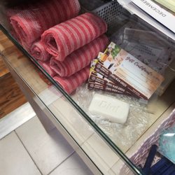 Makaloa Sauna - Complimentary with your visit, enjoy exfloliating scrubbing towels and bath mitts