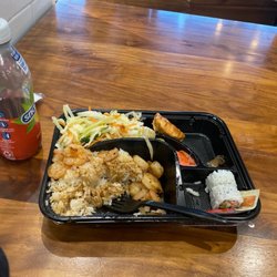 Sarku Japan - Shrimp Bento with Snapple Peach Tea