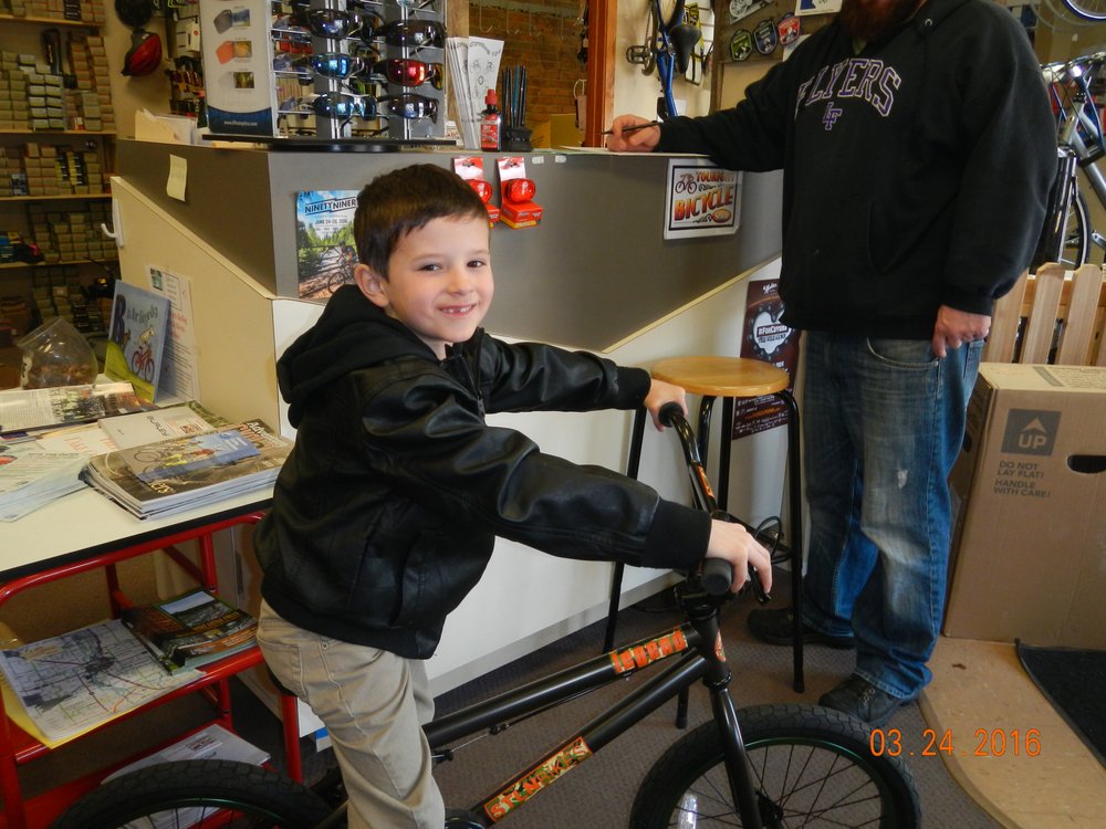 Touright Bicycle Shop Logo