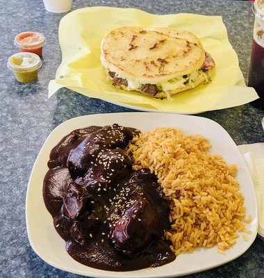 Birrieria & Taqueria La Huasteca by null