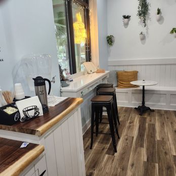 Vilano Coffee Shop - Indoor seating - Coffee & Tea Near Me - St. Augustine, Florida Vilano Coffee Shop - Indoor seating - Coffee & Tea Near Me - St. Augustine, Florida