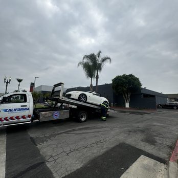 Cerritos Nissan - Car Dealers Near Me - Cerritos, California