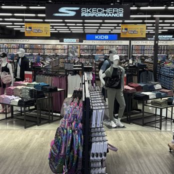 SKECHERS Warehouse Outlet - Shoe Stores Near Me - Vista, California SKECHERS Warehouse Outlet - Shoe Stores Near Me - Vista, California