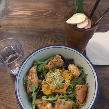 神經餵飼 - Apple tea with 南瓜雞胸沙律 - Cafes Near Me - Hong Kong, HK