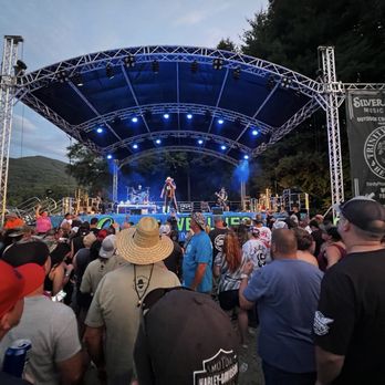Silverados - Demun Jones - Music Venues Near Me - Black Mountain, North Carolina Silverados - Demun Jones - Music Venues Near Me - Black Mountain, North Carolina