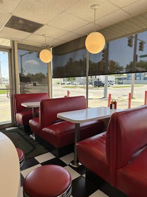 Bobo's Drive In by null