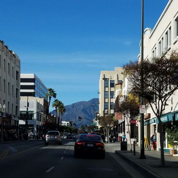 Old Town Pasadena - Looking north to the mountains. - Landmarks & Historical Buildings Near Me - Pasadena, California