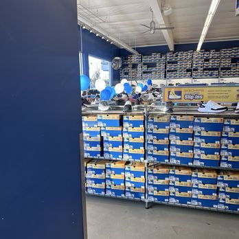 SKECHERS Warehouse Outlet - Shoe Stores Near Me - Santa Clara, California SKECHERS Warehouse Outlet - Shoe Stores Near Me - Santa Clara, California