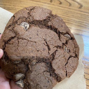 Hip Vegan - Double chocolate chip cookie - Vegan Near Me - Ojai, California