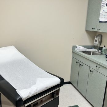 Woodlands Diagnostic Clinic - Exam room - Internal Medicine Near Me - Shenandoah, Texas Woodlands Diagnostic Clinic - Exam room - Internal Medicine Near Me - Shenandoah, Texas