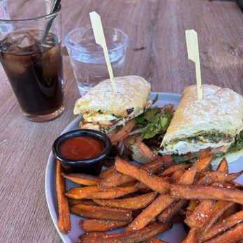 Alehouse & Bistro - Pesto chicken sandwich and sweet potato fries - Wine Bars Near Me - Gilroy, California Alehouse & Bistro - Pesto chicken sandwich and sweet potato fries - Wine Bars Near Me - Gilroy, California