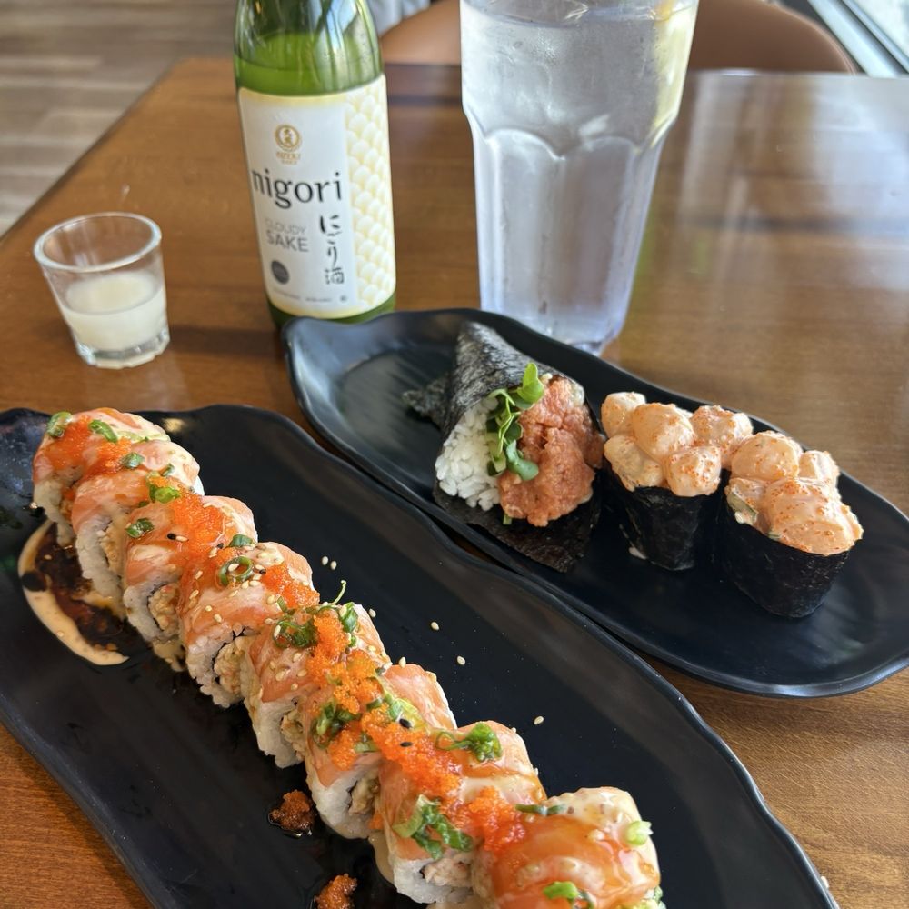 39 Degrees - Nemo Roll, Three Amigos H/R, Spicy Scallops Sushi - Japanese Near Me - Long Beach, California 39 Degrees - Nemo Roll, Three Amigos H/R, Spicy Scallops Sushi - Japanese Near Me - Long Beach, California