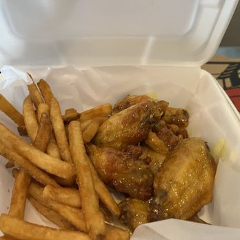 Josie's Pizza & Wings - Lunch Special-Wings (honey mustard), fries, and drink (not shown) - Pizza Near Me - Orlando, Florida Josie's Pizza & Wings - Lunch Special-Wings (honey mustard), fries, and drink (not shown) - Pizza Near Me - Orlando, Florida