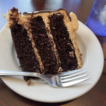 Evan's Roadhouse Restaurant & Pub - Chocolate peanut butter cake - American Near Me - Drums, Pennsylvania