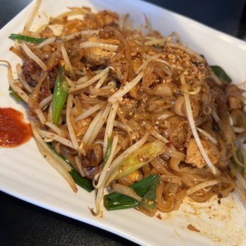 Surin Thai - Pad thai with chicken - spicy level 3 - Thai Near Me - Banning, California Surin Thai - Pad thai with chicken - spicy level 3 - Thai Near Me - Banning, California
