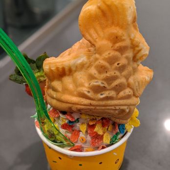 Somisomi - Milk&Ores Swirl with Rainbow cereals - Ice Cream & Frozen Yogurt Near Me - Pleasanton, California Somisomi - Milk&Ores Swirl with Rainbow cereals - Ice Cream & Frozen Yogurt Near Me - Pleasanton, California