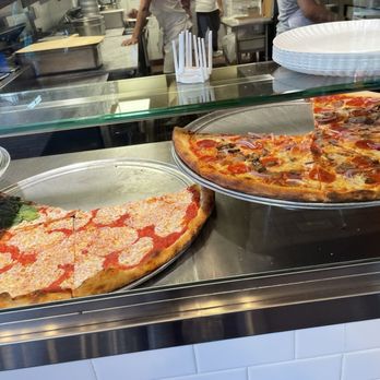 Joe's Pizza - Slices to choose from - Pizza Near Me - Cambridge, Massachusetts