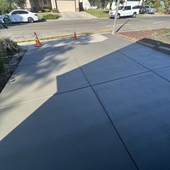 Alatorre Concrete - Freshly poured driveway - Masonry/Concrete Near Me