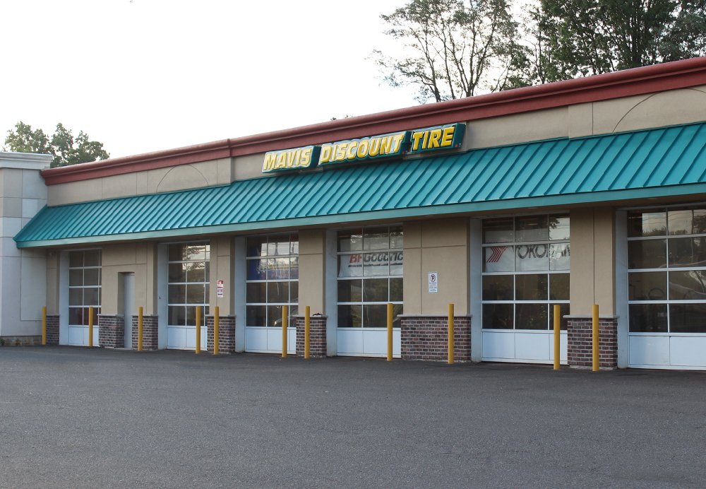 MAVIS DISCOUNT TIRE Updated October 2024 35 Reviews 2100 Route 66