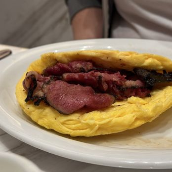 Junior's - Pastrami omelette was unflavorful. How can you do that to pastrami? - Breakfast & Brunch Near Me - Las Vegas, Nevada