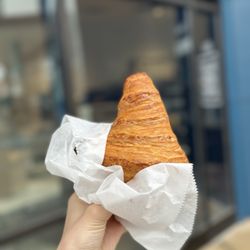 Vicente - Classic Croissant