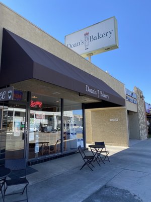 Doan's Bakery by null