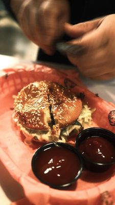 Main Burger by null