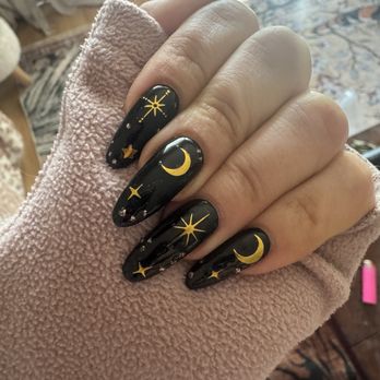 Redondo 7 Nails - Nail Salons Near Me - Long Beach, California