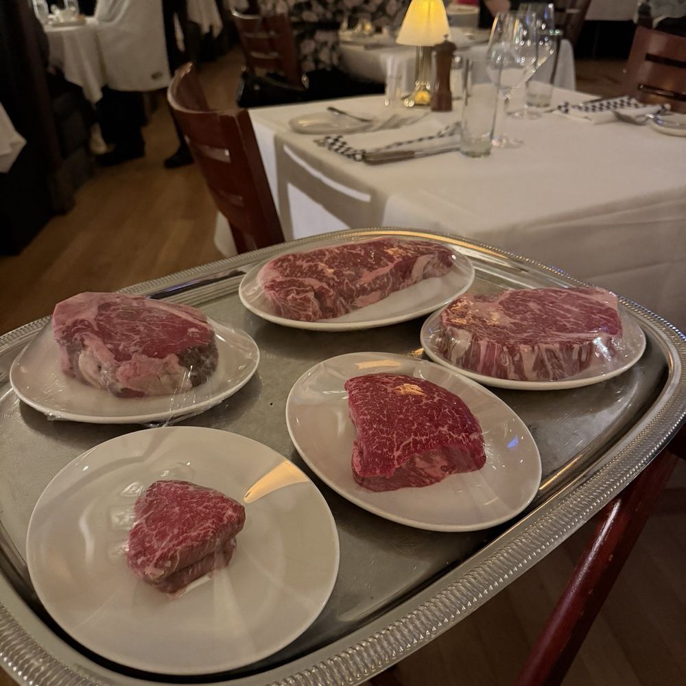 801 Chophouse - Platter of Wagyu cuts - Steakhouses Near Me - Clayton, Missouri