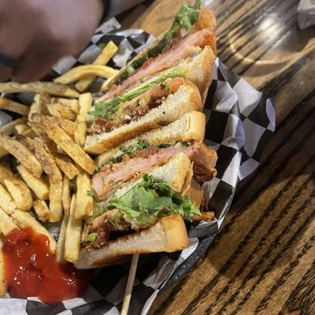 Brick & Forge Taproom - Taproom Club - New American Near Me - Conway, Arkansas