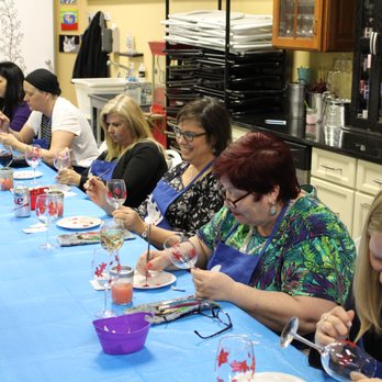 Paint The Town Studios - Vines of Flowers FUNdraiser - Paint & Sip Near Me