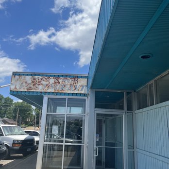 Cozy Corner Restaurant - Barbeque Near Me - Memphis, Tennessee