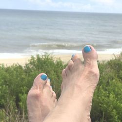 Island Nails - Perfect end of summer pedicure