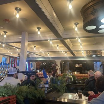 Beau's Grillery - Warm and inviting - American Near Me - Bloomfield Hills, Michigan