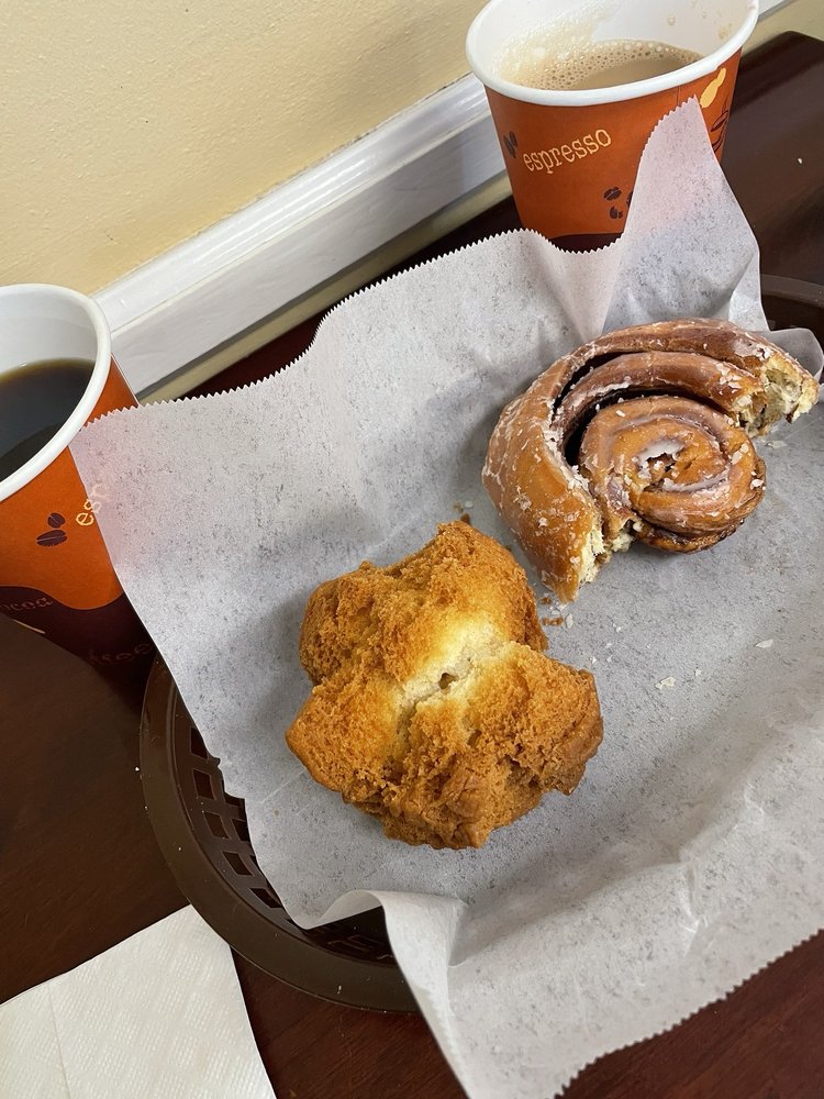 Donut Alley Logo
