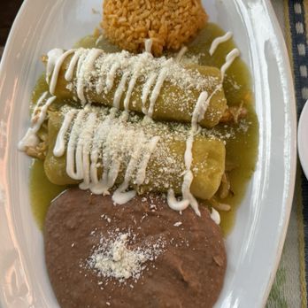 EK Valley Restaurant - Enchiladas verdes - Mexican Near Me - Culver City, California