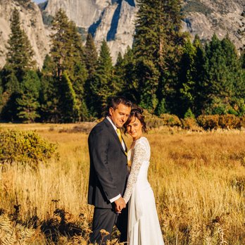 Kevin Layton Photography - Bride and groom in the Yosemite National Park valley floor - Photographers Near Me Kevin Layton Photography - Bride and groom in the Yosemite National Park valley floor - Photographers Near Me